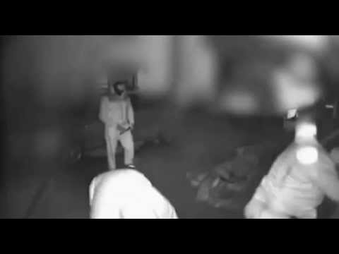 علقة ساخنة لرجل حاول التصدي لـ3 مسلحين