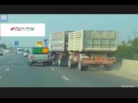 تخبط شاحنة على الطريق يتسبّب في حادث مروري مروّع