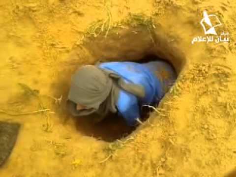 اطفال غزة يحاكون التسلل عبر الأنفاق والقتال من نقطة الصفر