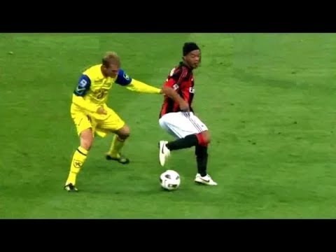 شاهد مهارات و مراوغات مجنونة أسقطت المدافعين