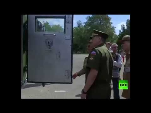 وزير الدفاع الروسي يطلع على معدات عسكرية في كوبا