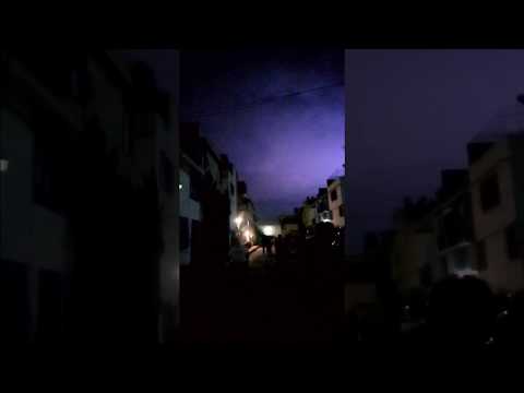 ضوء غامض يظهر في السماء بعد زلزال المكسيك