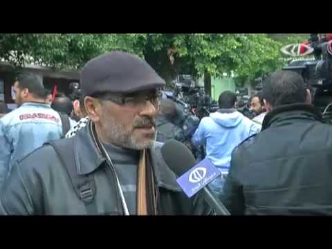 احتشاد شباب غزي لإغلاق مؤسسات أميركية في القطاع