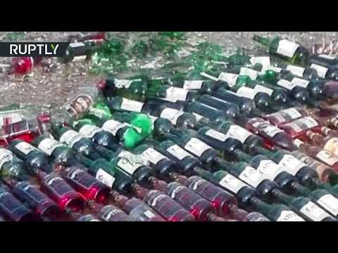 شاهد تدمير كميات كبيرة من المخدرات والخمور في باكستان
