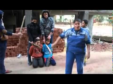 أطفال المحلة يقلدون مذابح داعش بطريقة ساخرة