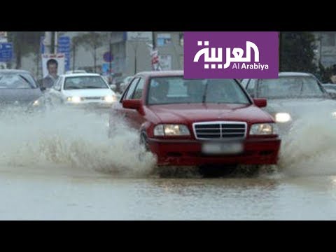 كيف تقود بأمان في المطر والسيول