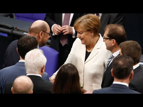 شاهد النواب الألمان يعيدون انتخاب ميركل مستشارة لولاية رابعة