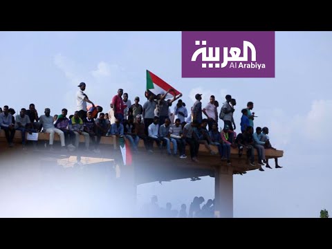 احتفالات تعم السودان بعد توقيع الإعلان الدستوري