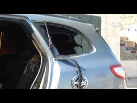 مستوطنون يضرمون النار في مركبتين لفلسطينيين