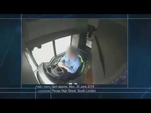 طعن سائق حافلة بسكين في عينه