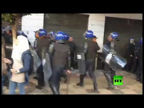 شاهد انطلاق مظاهرات رافضة للانتخابات الرئاسية في الجزائر