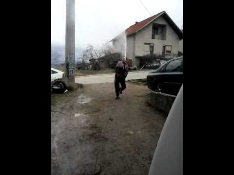 خرطوم مياه يضع ميكانيكيًا في موقف محرج