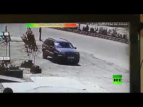 شاهد استهداف سيارة تابعة لـحزب الله ونجاة ركابها