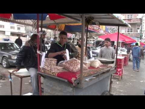 شاهد المسؤول عن حصار غزة بين المواطنين