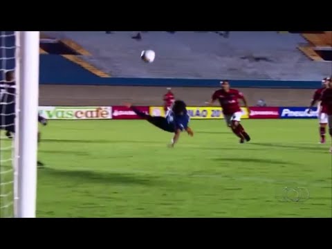 هدف أكروباتي يُبهر العالم