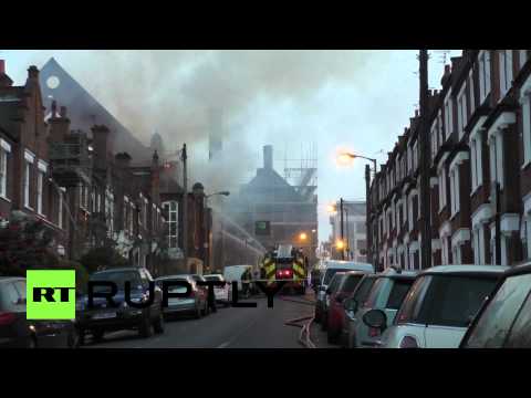 فيديو حريق كبير فى مركز للفنون في لندن