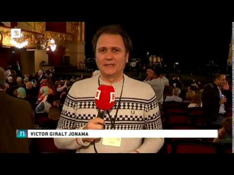 أسماء لمنور تشدو بأغانيها في مدينة برشلونة