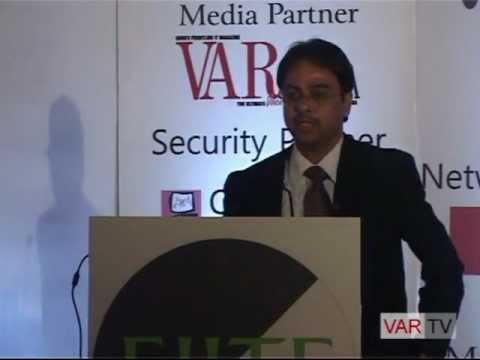 لص يهاجم مدير فرع دومينوز بيتزا بالفيديو