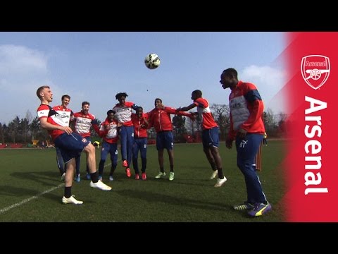 تحدي مثير بين لاعبي أرسنال