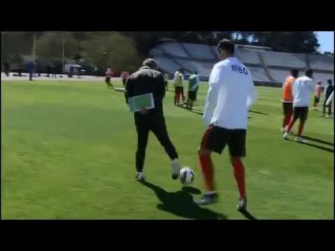 رونالدو يفشل في تمرير الكرة أمام مدرب البرتغال