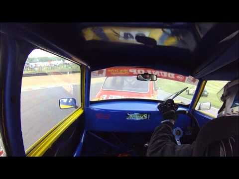 شاهد سائق سرعة يكتفى بالصمت أثناء تعرضه لحاد