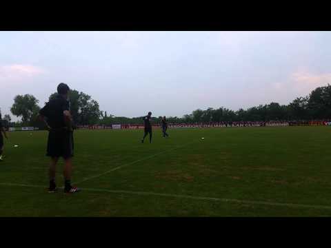 بالفيديو ميلان يخوض تدريبه الأول