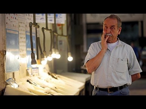 شاهد البنوك لا تزال مغلقة أبوابها في اليونان