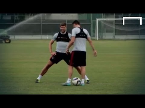 شاهد  صحافي أميركي لا يعرف الأسطورة غيرارد