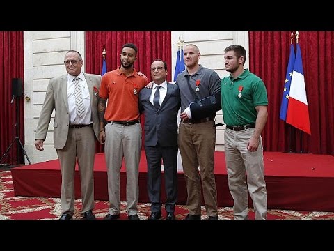 شاهد رئيس وزراء هولندا يفضل الدراجة على السيارات