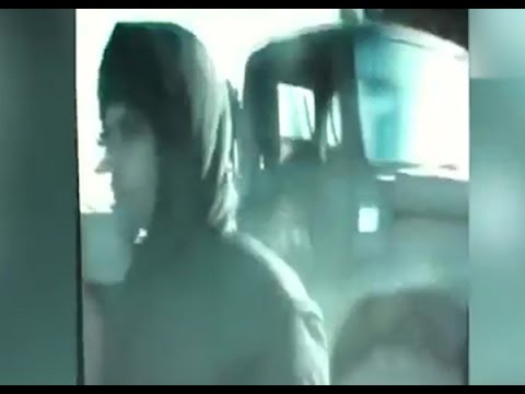 شاهد سفاح داعش يكشف وجهه خلال مقطع مسرب