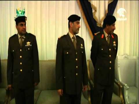 فيديوحاكم الشارقة يقدم واجب العزاء لأسرة الشهيد المزروعي