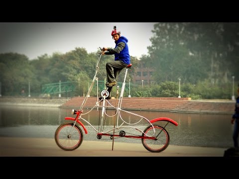 هندى يسعى لتحطيم رقم قياسى عالمى بدراجته العملاقة