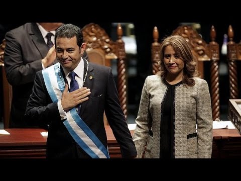 شاهد جيمي مورالس يتسلم مقاليد الرئاسة في غواتيمالا