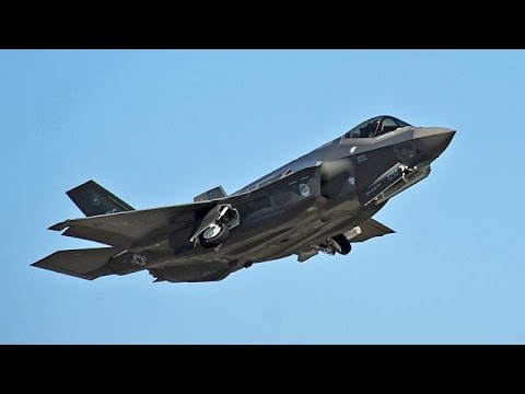 شاهد طائرات أميركية تقصف معسكرًا لداعش في ليبيا