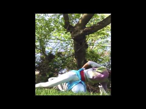 فيديو سقوط مؤلم لفتاة حاولت استعراض رشاقتها