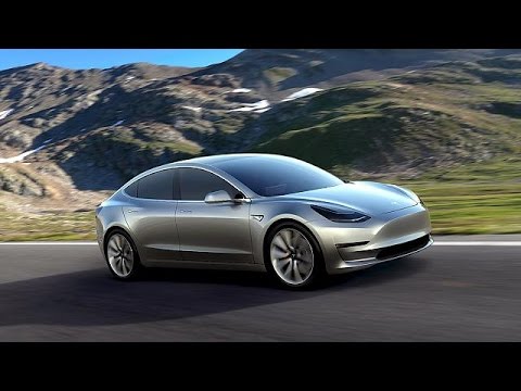 تيسلا تكشف عن سيارة كهربائية جديدة