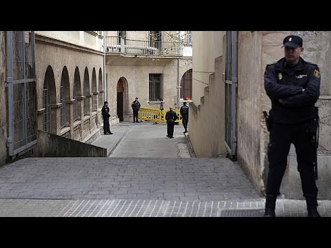 شاهد اعتقال مغربي مشتبه بالتحضير لهجمات في إسبانيا