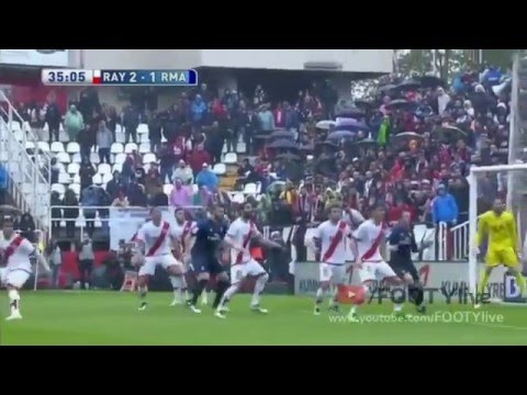 بالفيديو موقف محرج على الهواء لمعلق في جنوب أفريقيا
