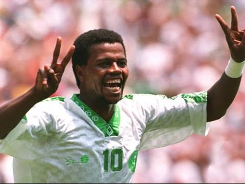 انتقال النجم سعيد العيوران من الهلال إلى الشباب
