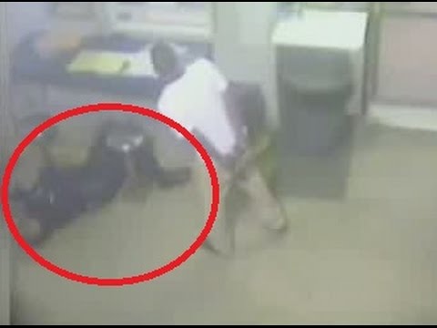 شاب متهم بالسرقة ينقذ حياة شرطي في فلوريدا