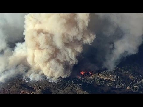 حرائق واسعة في كاليفورنيا