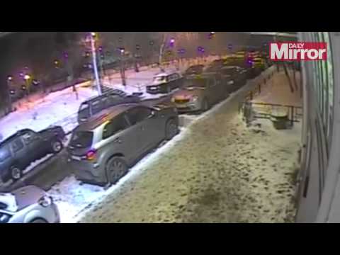 الحقد يقود رجل لتجريح أكثر من 30 سيارة