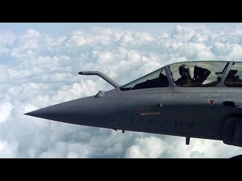 بالفيديو حاملة الطائرات الفرنسية شارل ديغول تبدأ أولى عملياتها