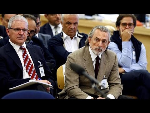 بالفيديو عشرات السياسيين من حزب راخوي الحاكم أمام القضاء