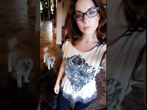 شاهد كلب يجيب صاحبته بصراحة عن ذكائها