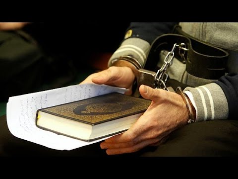 بالفيديو مظاهرات في بودابست منددة بالحكم الصادر في حق أحد المهاجرين