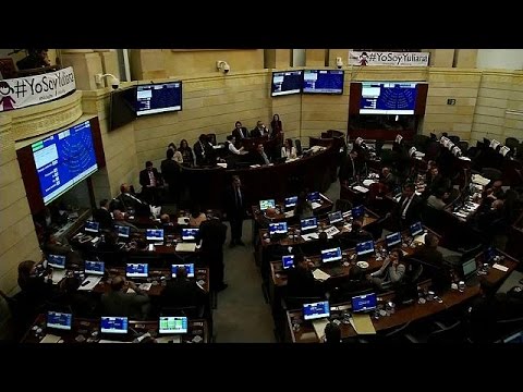 البرلمان الكولومبي يوافق على قانون عفو يشمل المتمردين